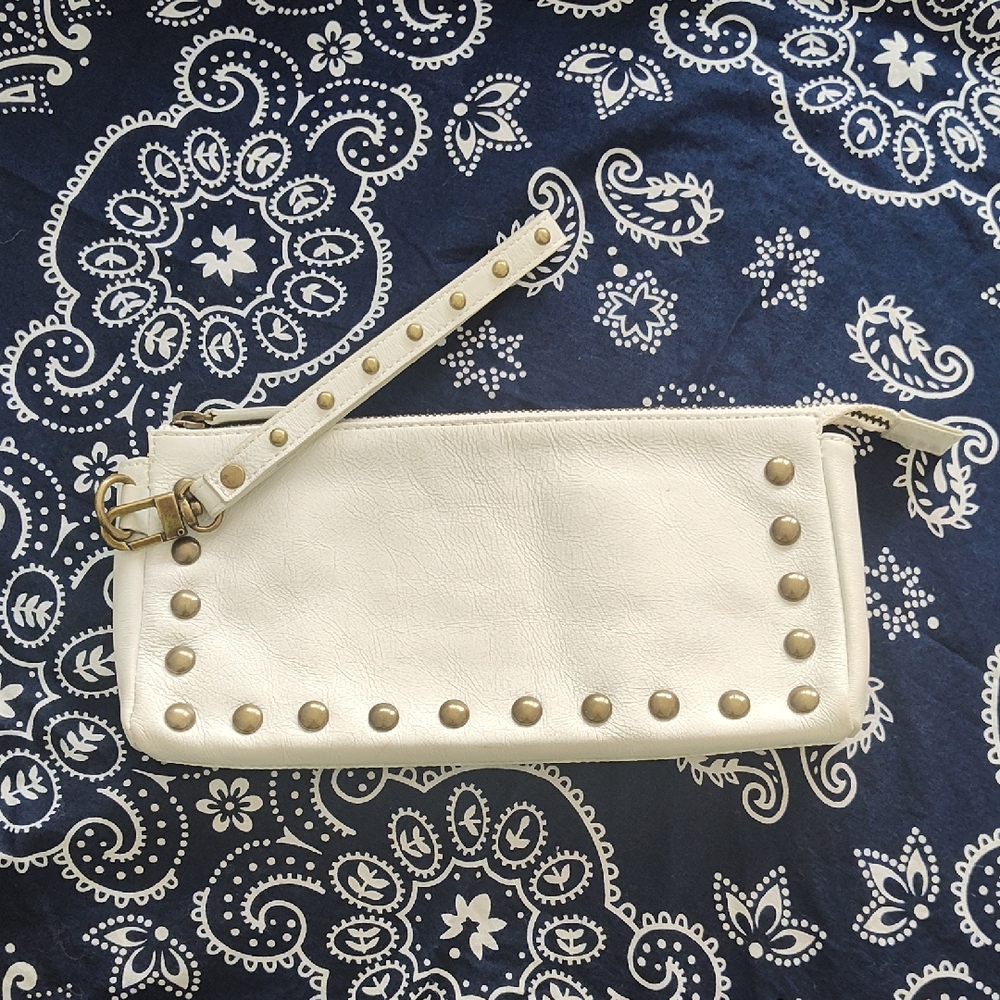 NORDSROM GENUINE LEATHER White Cute  Studded Clutch.